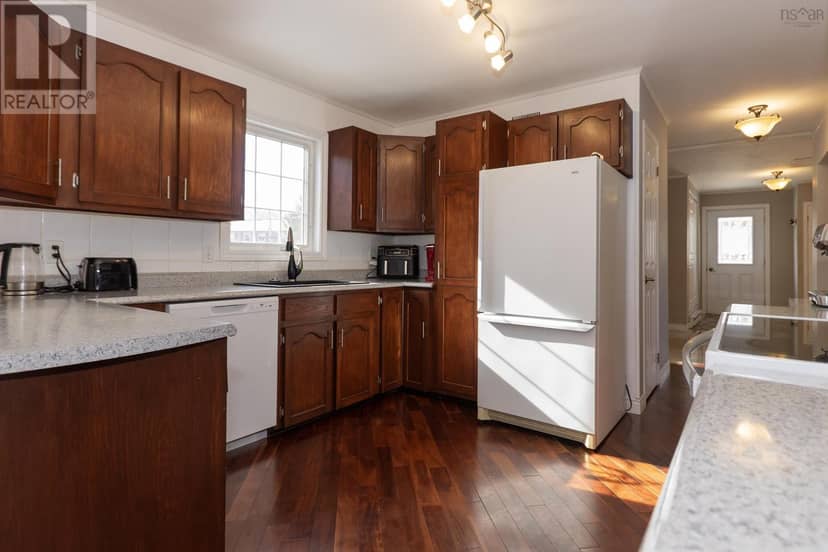 193a Victoria Street E — photo 17 of 40