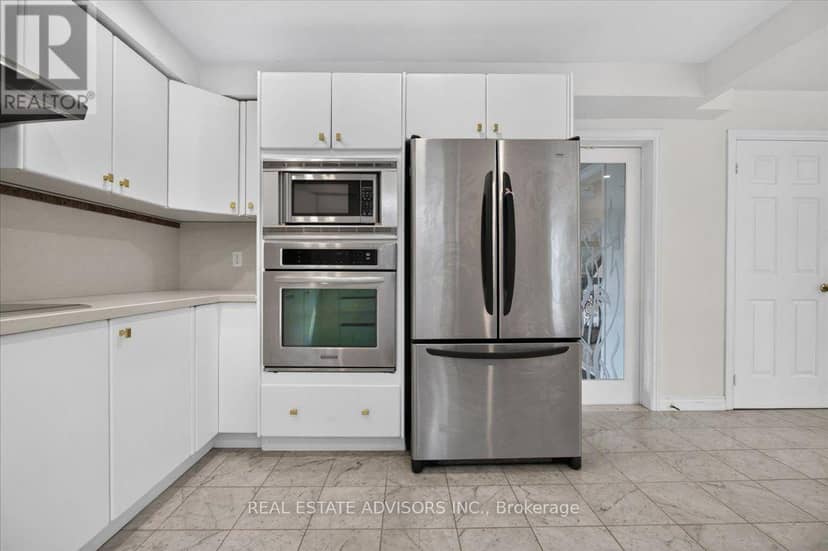 1 Bronte Road — photo 22 of 40