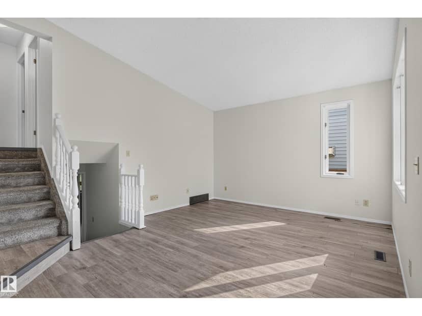 3722 34A AV NW NW — photo 11 of 40