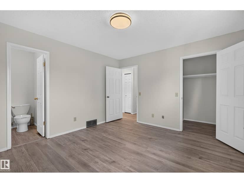 3722 34A AV NW NW — photo 13 of 40