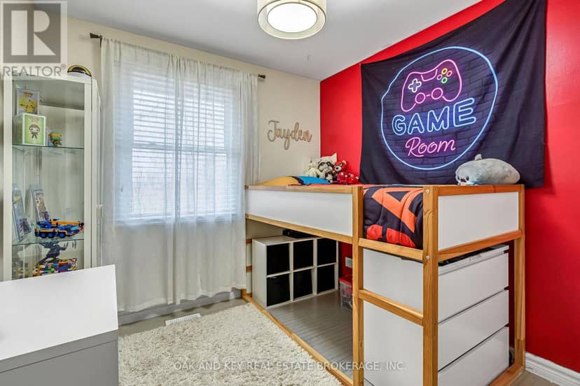 26 Sinclair Avenue — photo 14 of 33