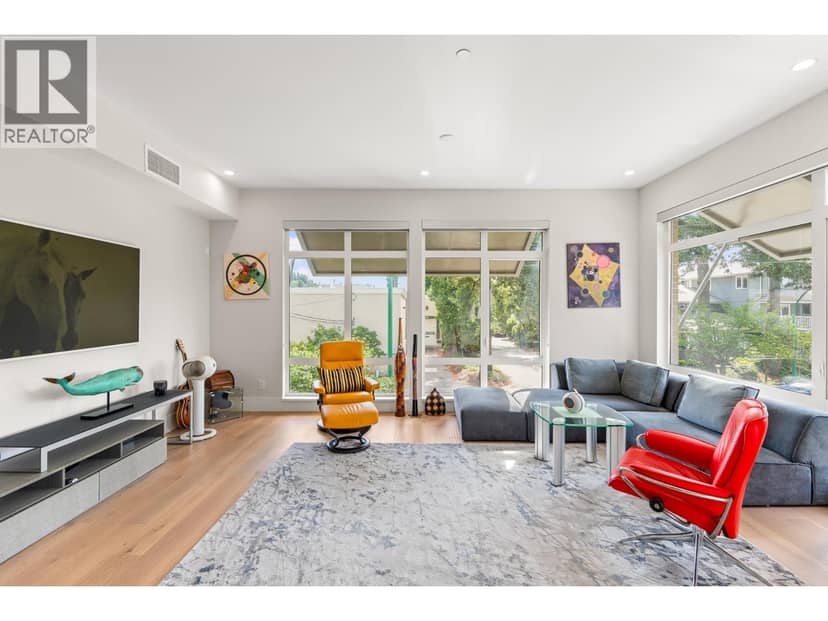 202 1591 BOWSER AVENUE, North Vancouver, photo 7