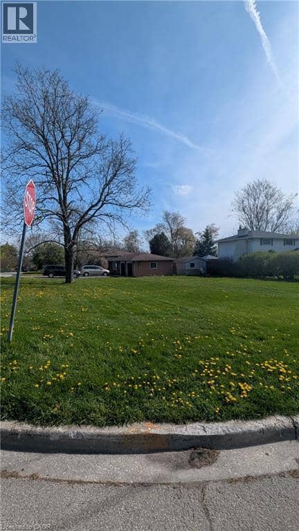 36 WALLIS Avenue — photo 10 of 15