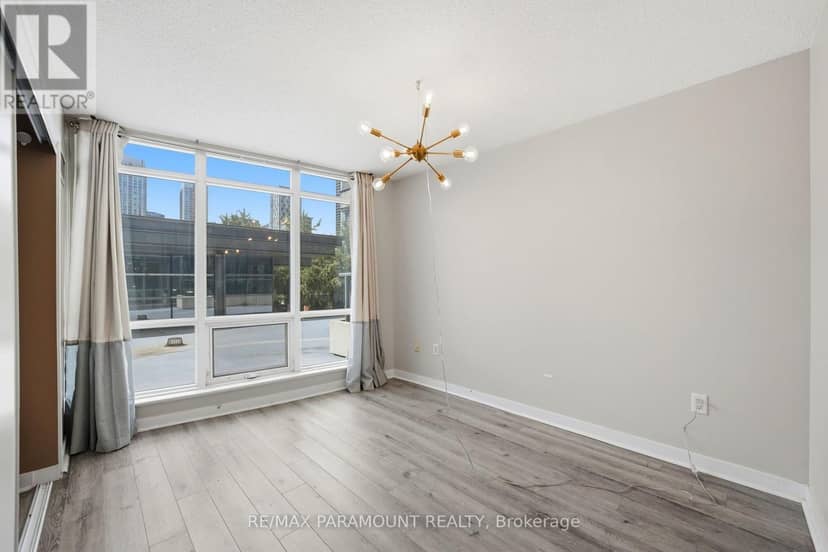 215 - 11 Brunel Court — photo 13 of 25