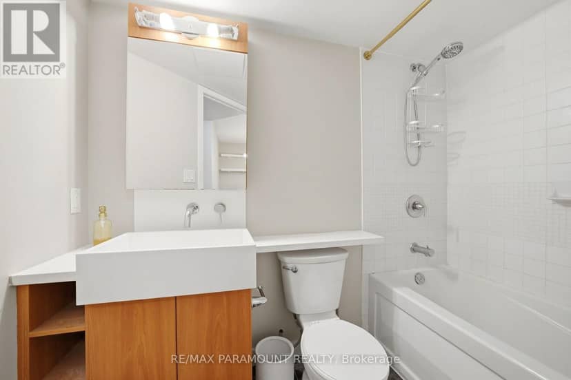 215 - 11 Brunel Court — photo 19 of 25