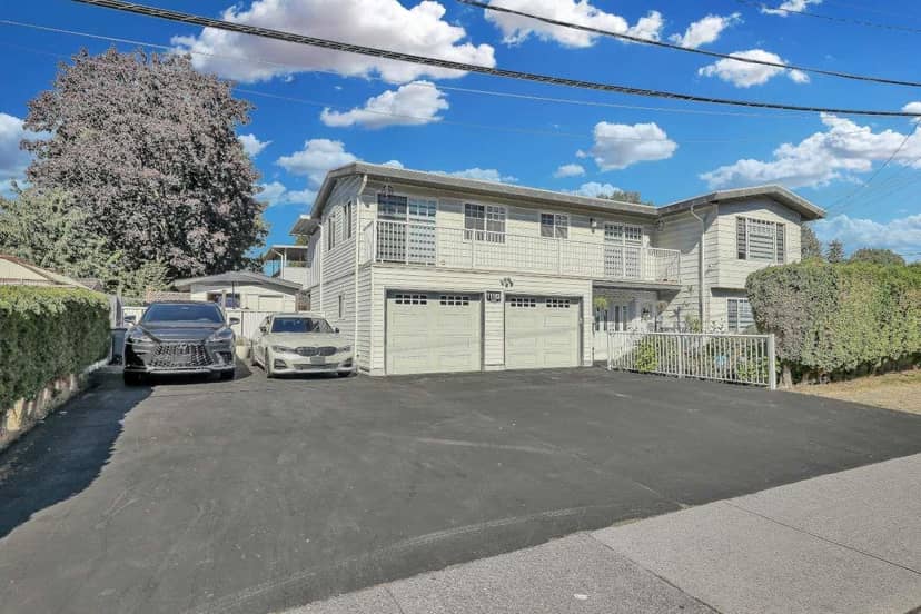 11183 74A AVENUE, Delta
