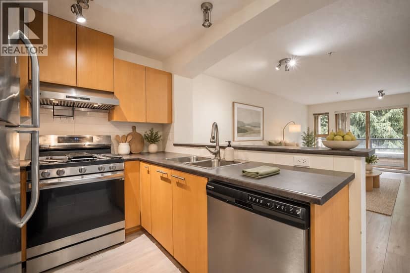 408 9319 UNIVERSITY CRESCENT, Burnaby, photo 4
