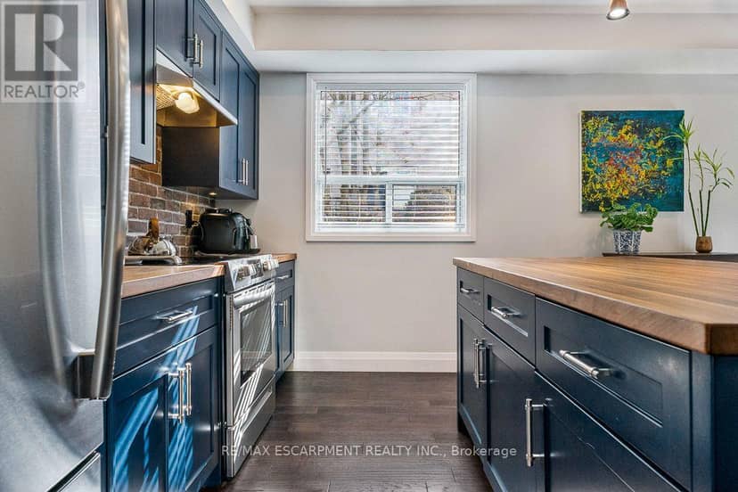 5 - 469 Claridge Road — photo 12 of 27