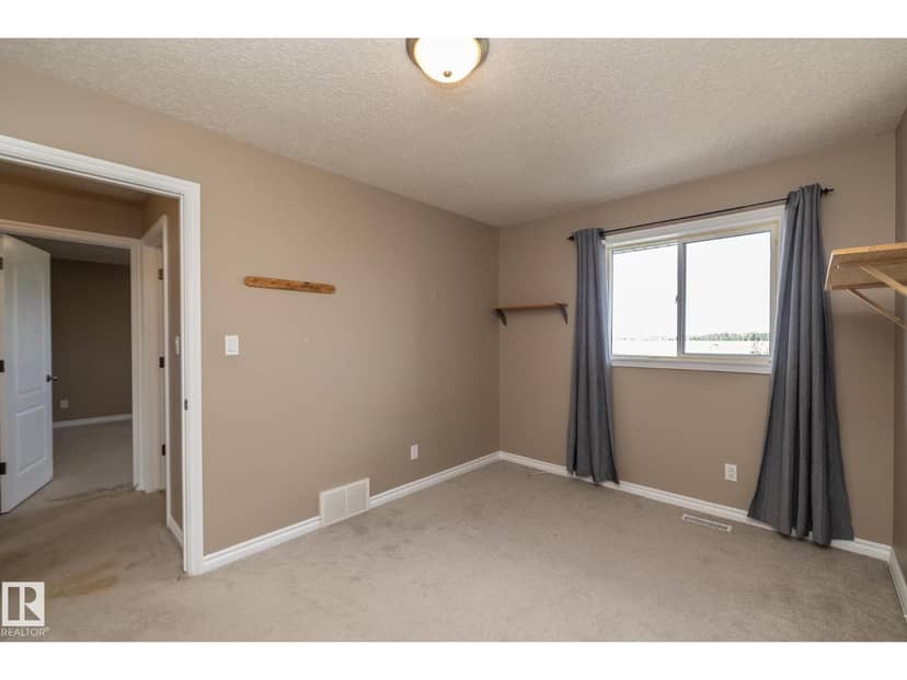 10620 183 AV NW — photo 37 of 40