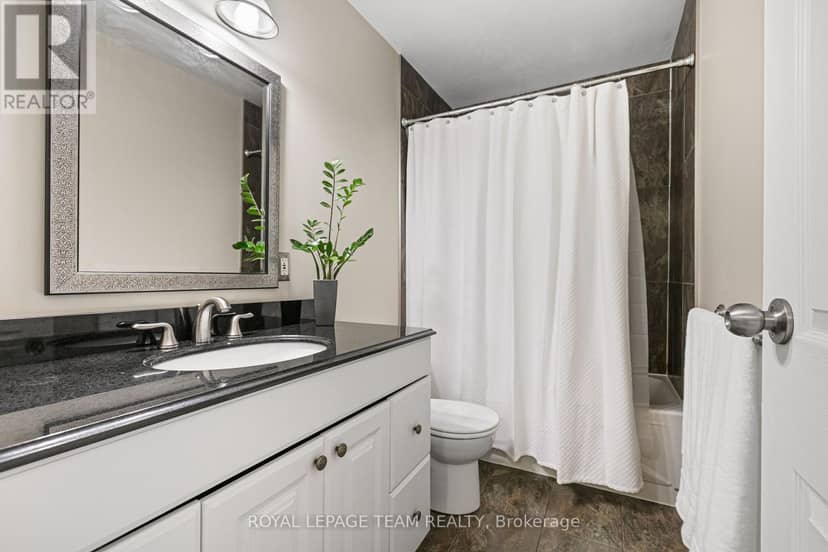 68 - 82 McClintock Way — photo 22 of 36
