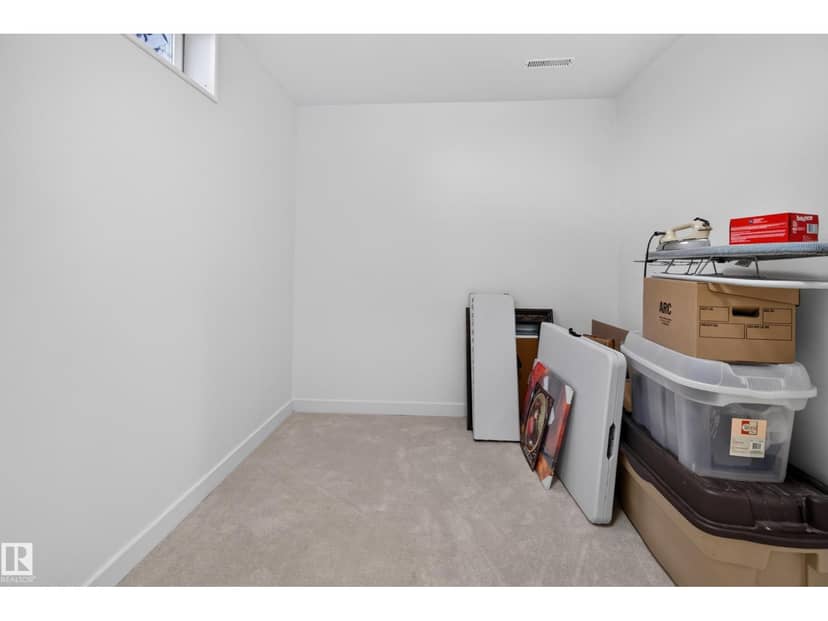 3606 37 AV — photo 38 of 40