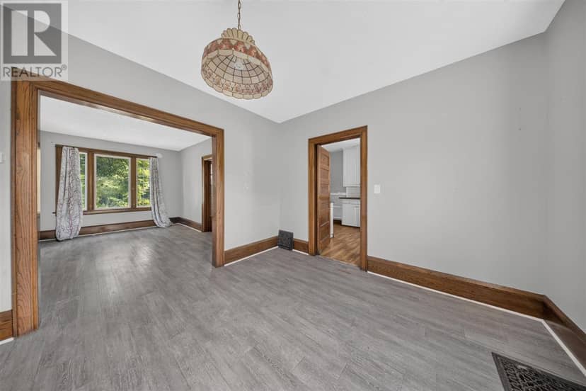145 Albert ST W — photo 10 of 29