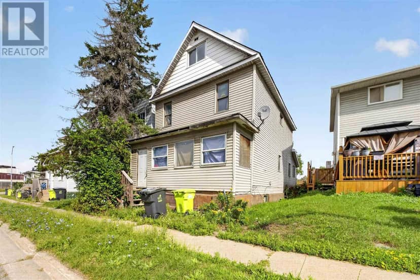 678 Albert ST — photo 2 of 19
