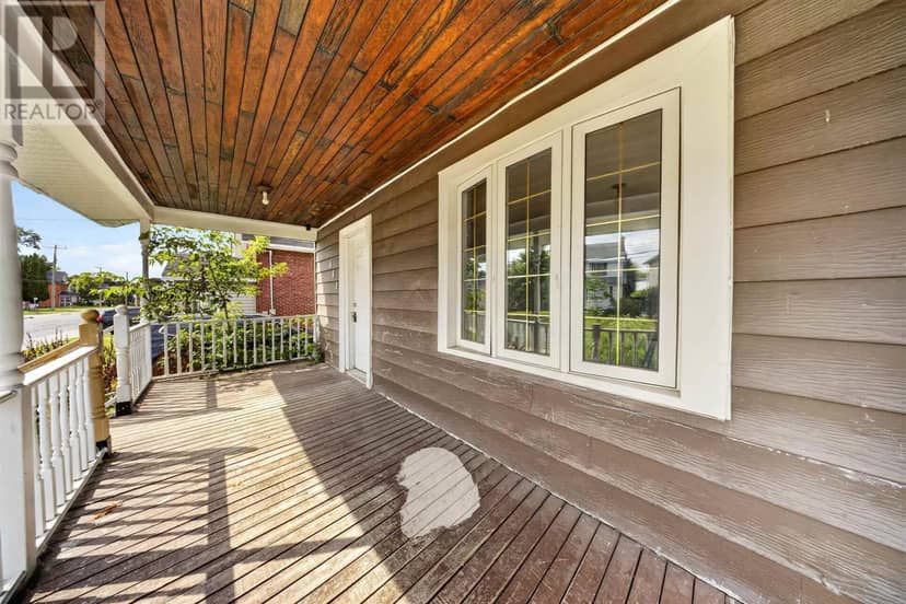 461 John ST — photo 4 of 18