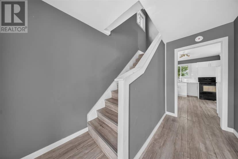 461 John ST — photo 6 of 18