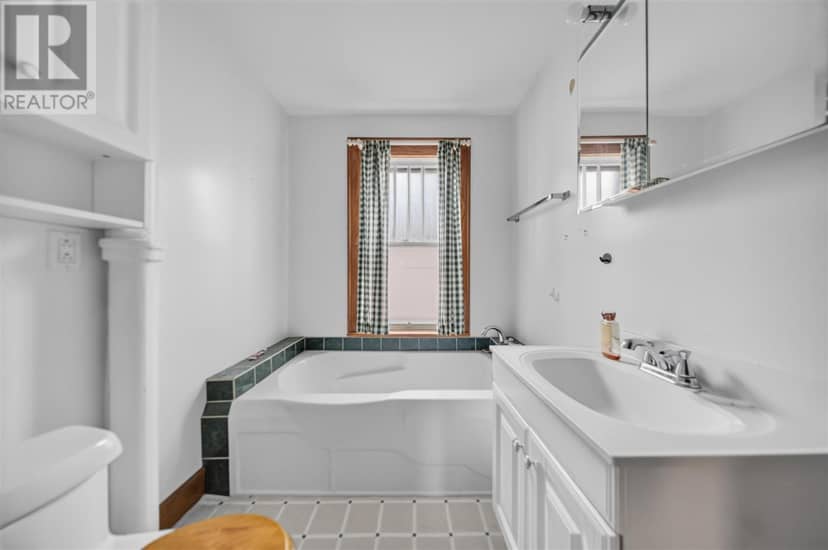 145 Albert ST W — photo 15 of 29