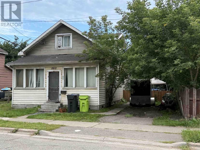 802 Bonney ST — photo 4 of 4