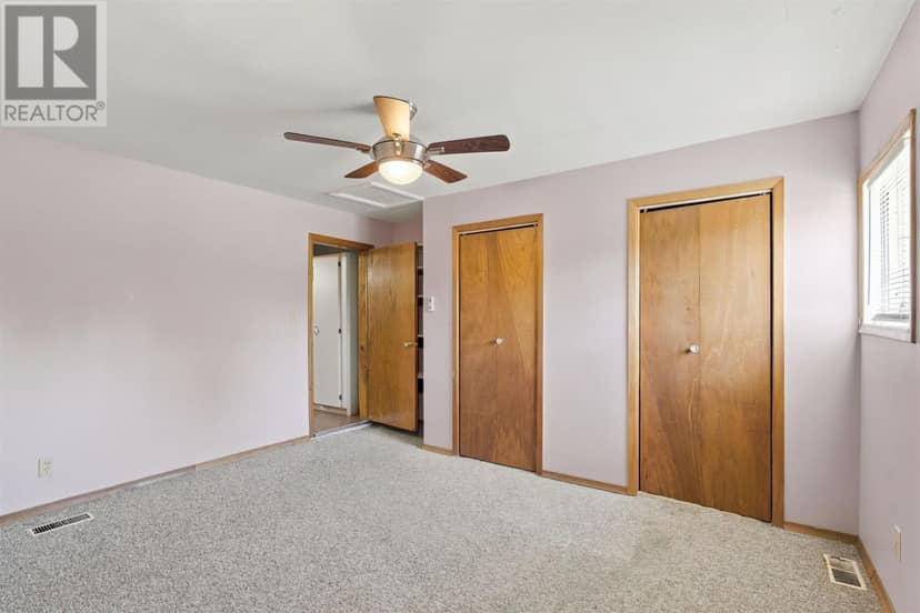 97 Wellington AVE — photo 15 of 30