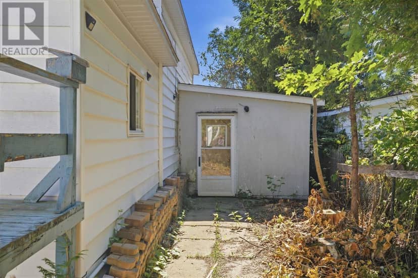 97 Wellington AVE — photo 25 of 30