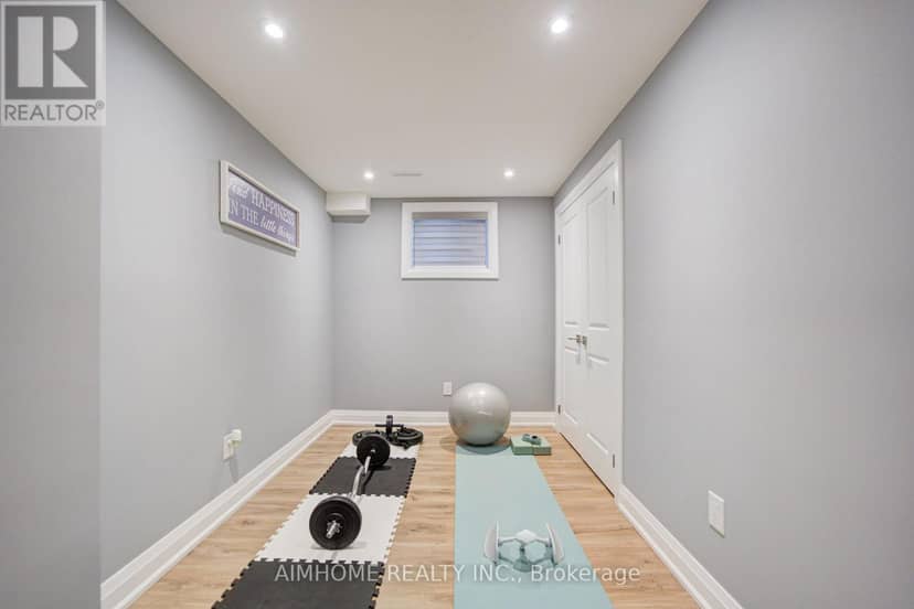 83 Houseman Crescent — photo 35 of 40