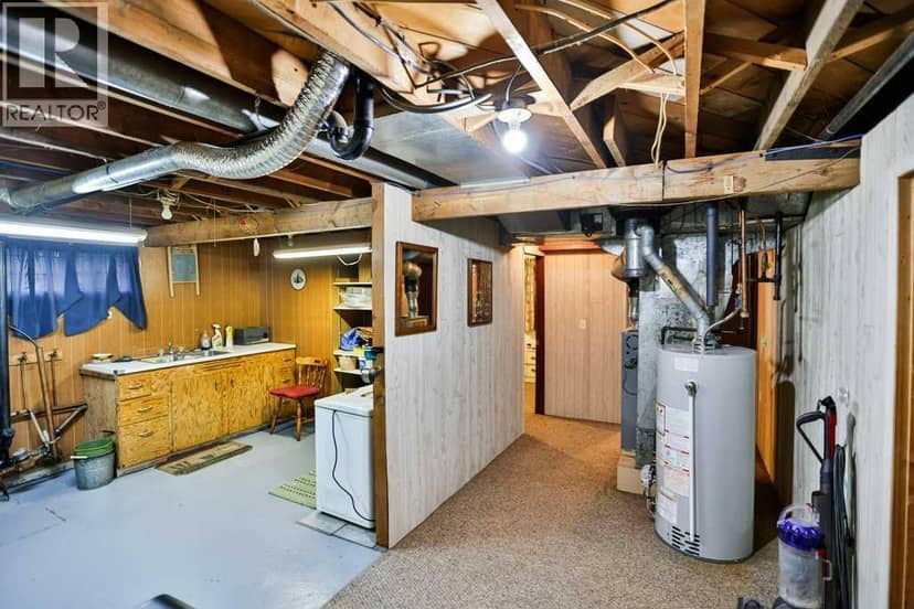 132 5 Avenue NE — photo 17 of 34