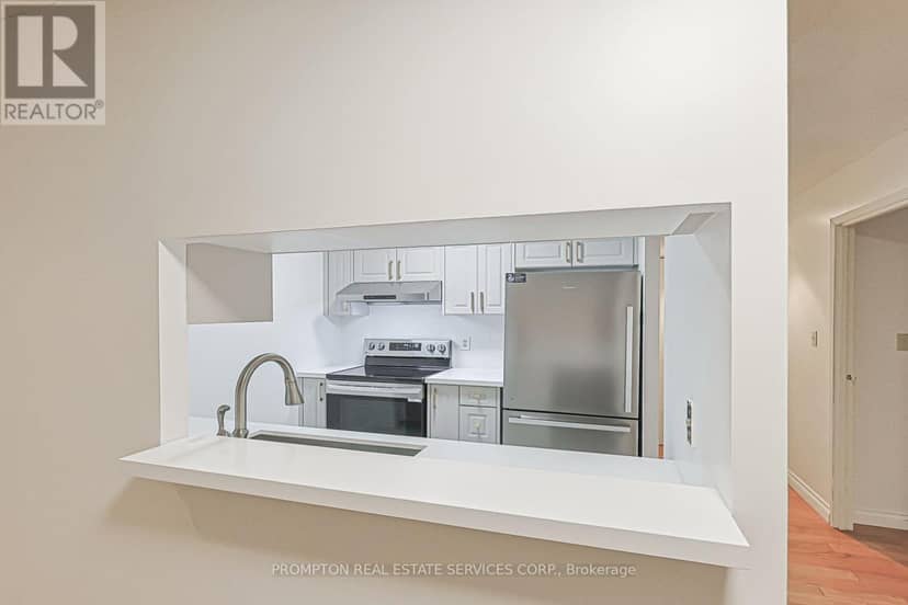 1705 - 25 Grenville Street — photo 18 of 37