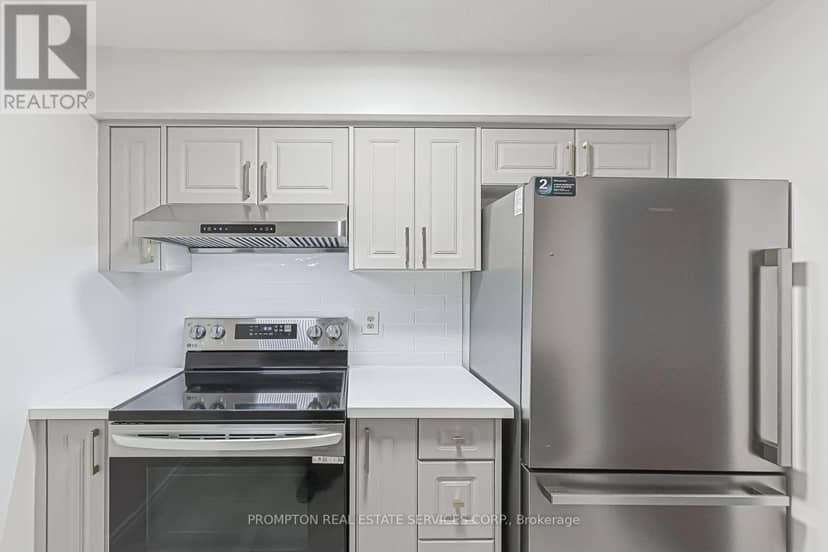 1705 - 25 Grenville Street — photo 20 of 37