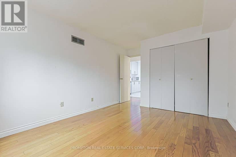 1705 - 25 Grenville Street — photo 29 of 37