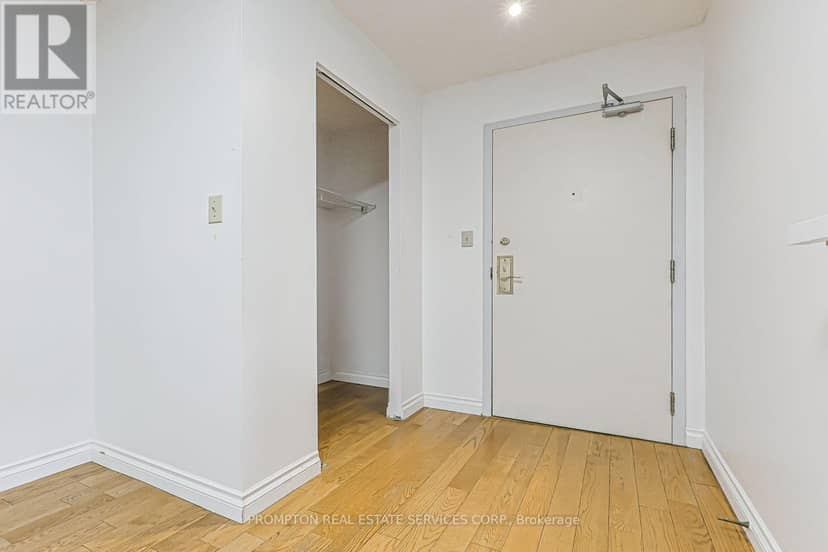 1705 - 25 Grenville Street — photo 6 of 37