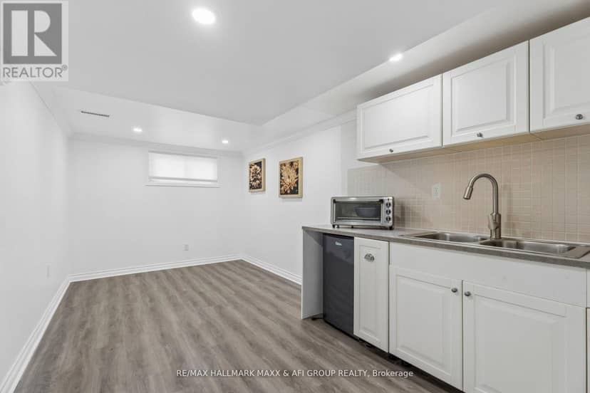 11 Charlotte Court — photo 38 of 40