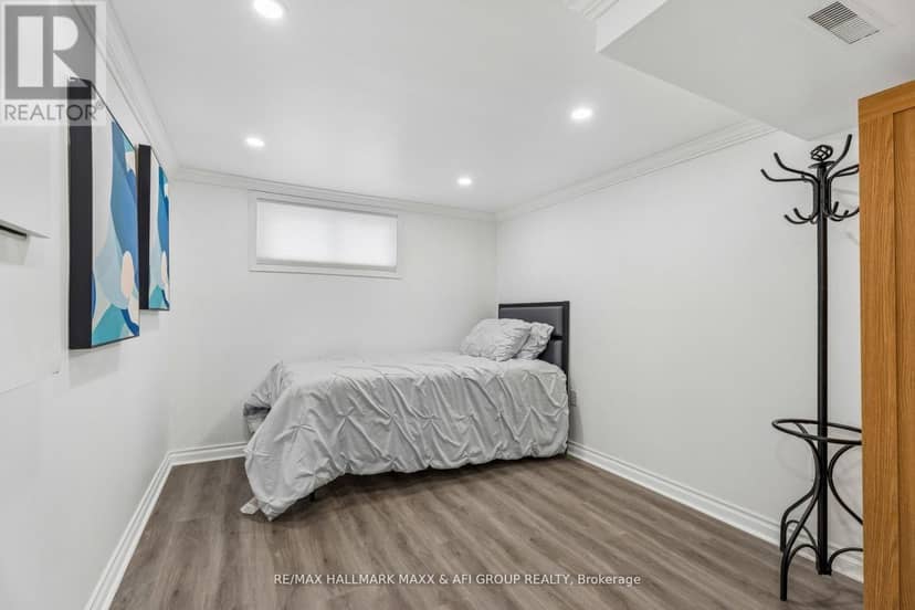 11 Charlotte Court — photo 39 of 40