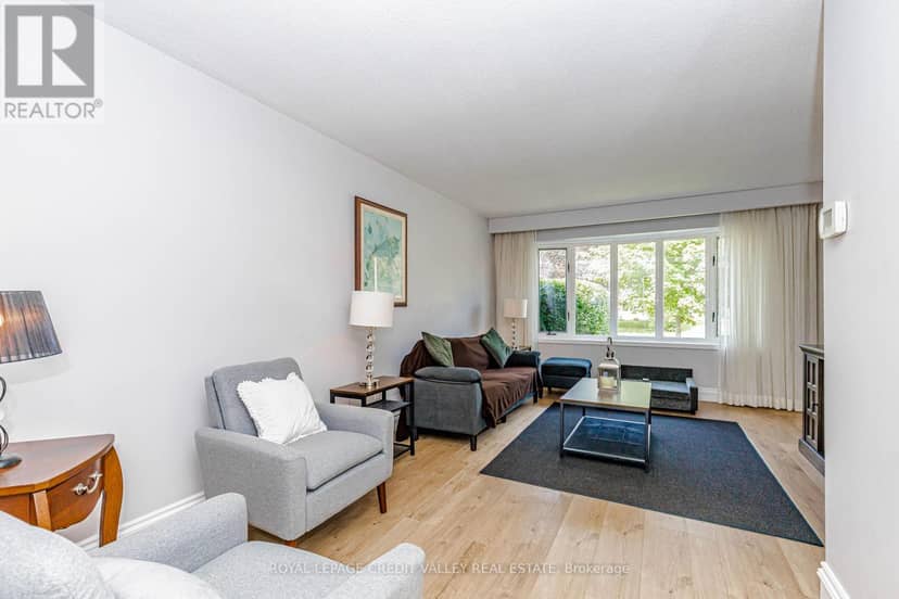 14 Carlton Drive — photo 10 of 39