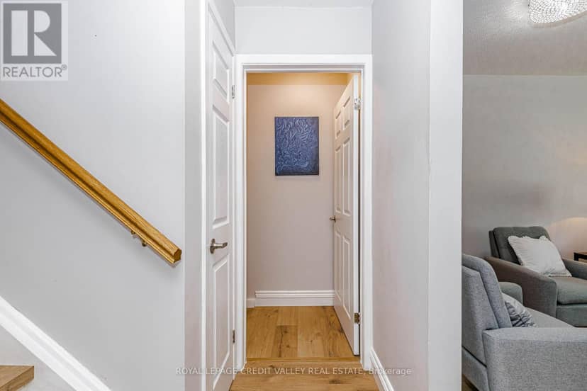 14 Carlton Drive — photo 25 of 39