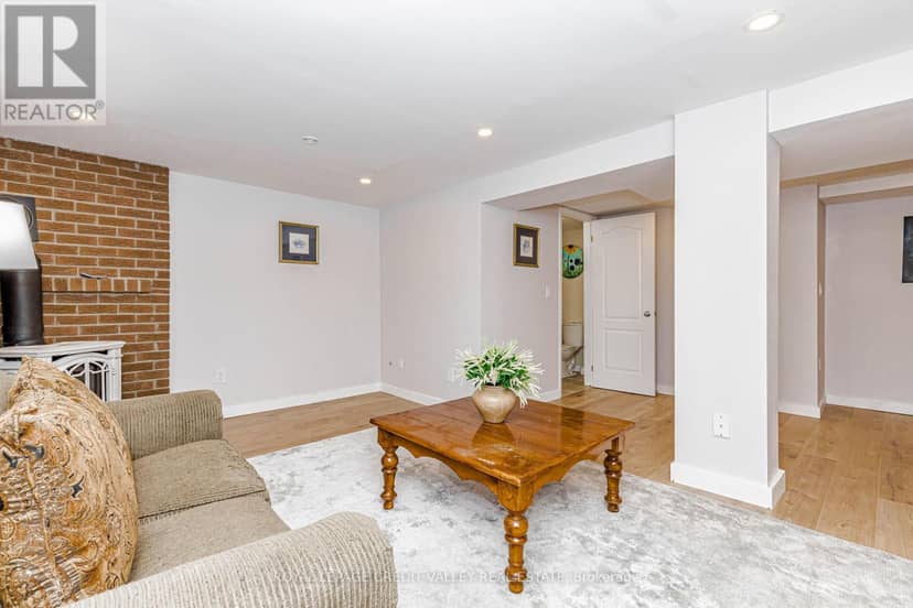 14 Carlton Drive — photo 30 of 39