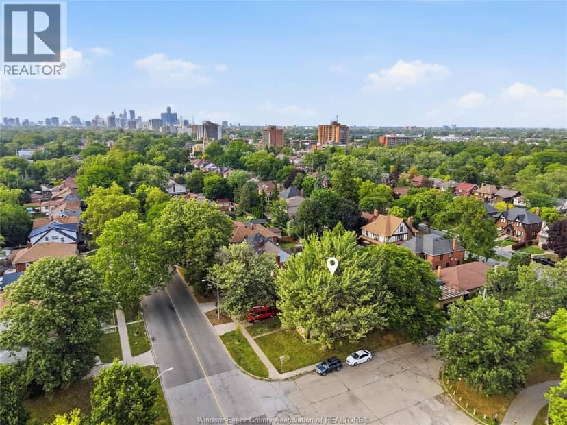 2292 Dougall Avenue — photo 6 of 32