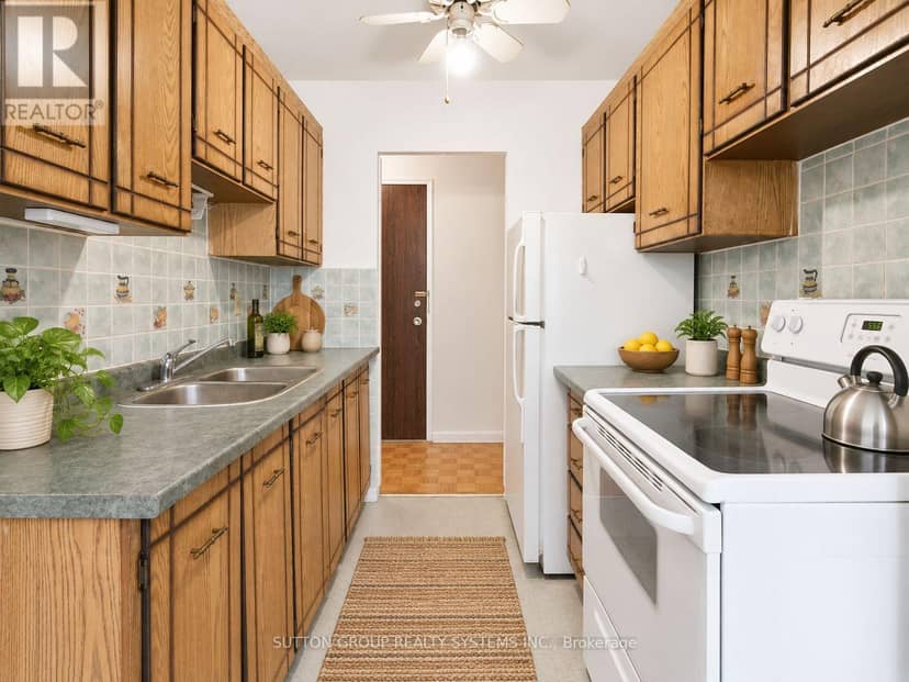209 - 921 Midland Avenue — photo 4 of 27