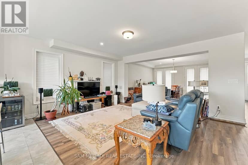 189 Strachan Street — photo 10 of 30