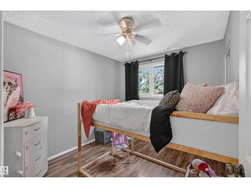 3606 44 ST — photo 15 of 37