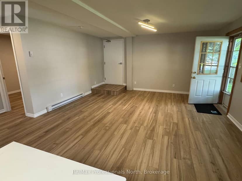 141 Hotchkiss Street, Gravenhurst, photo 7