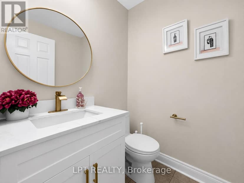 44 Cedar Lake Crescent — photo 10 of 28