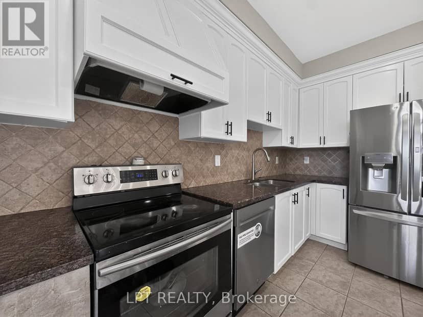 44 Cedar Lake Crescent — photo 13 of 28