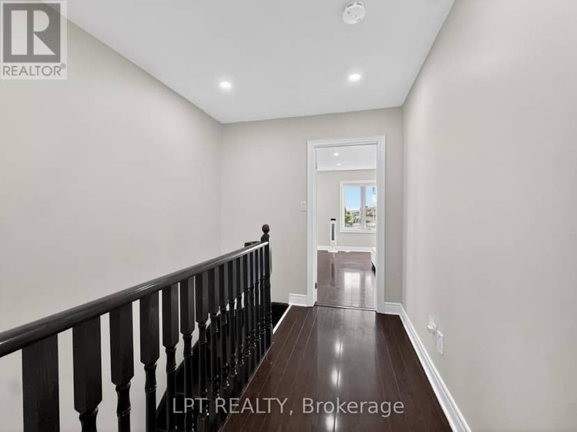 44 Cedar Lake Crescent — photo 15 of 28
