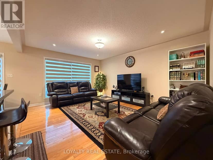 Listing 30302507 — photo 8 of 25