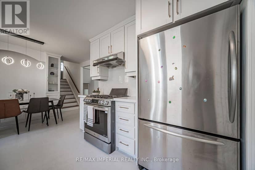 4 Quincy Crescent — photo 22 of 40