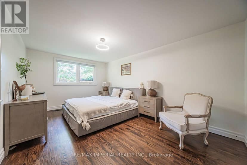 4 Quincy Crescent — photo 25 of 40