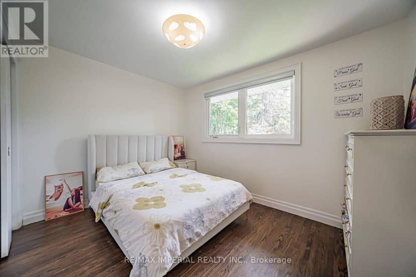4 Quincy Crescent — photo 27 of 40
