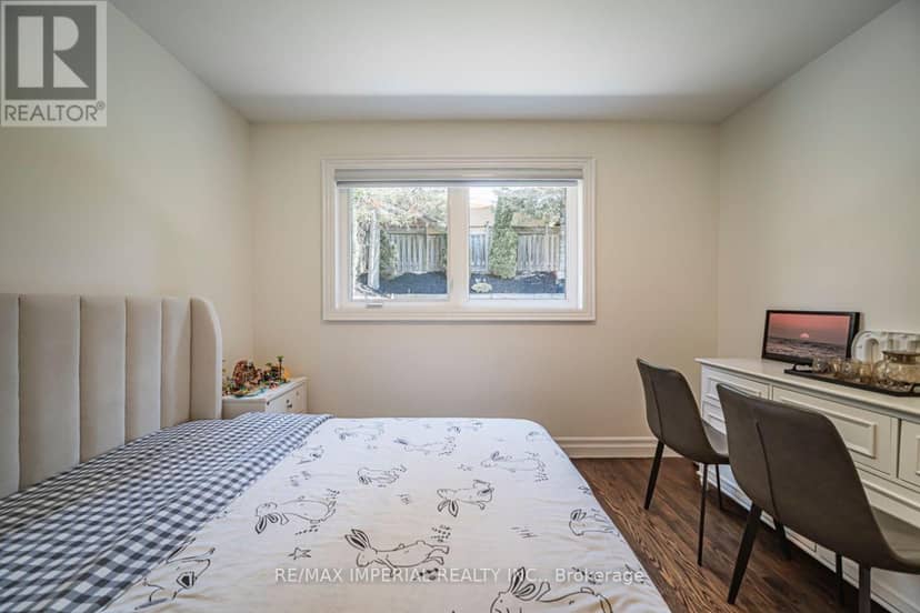 4 Quincy Crescent — photo 35 of 40