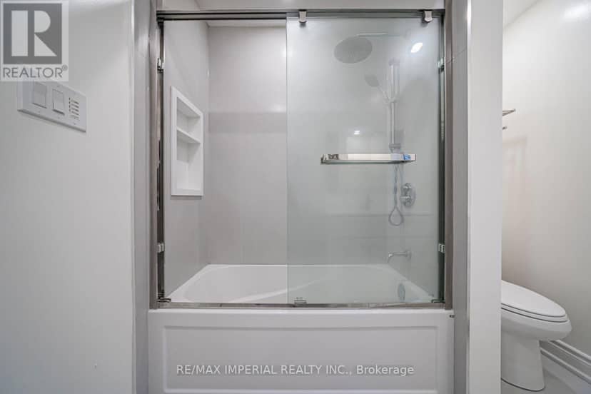 4 Quincy Crescent — photo 38 of 40