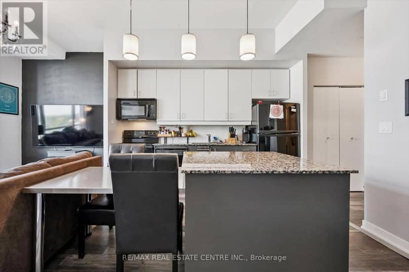 802 - 191 King Street S — photo 12 of 30