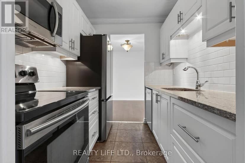 502 - 41 Lake Shore Drive — photo 11 of 35